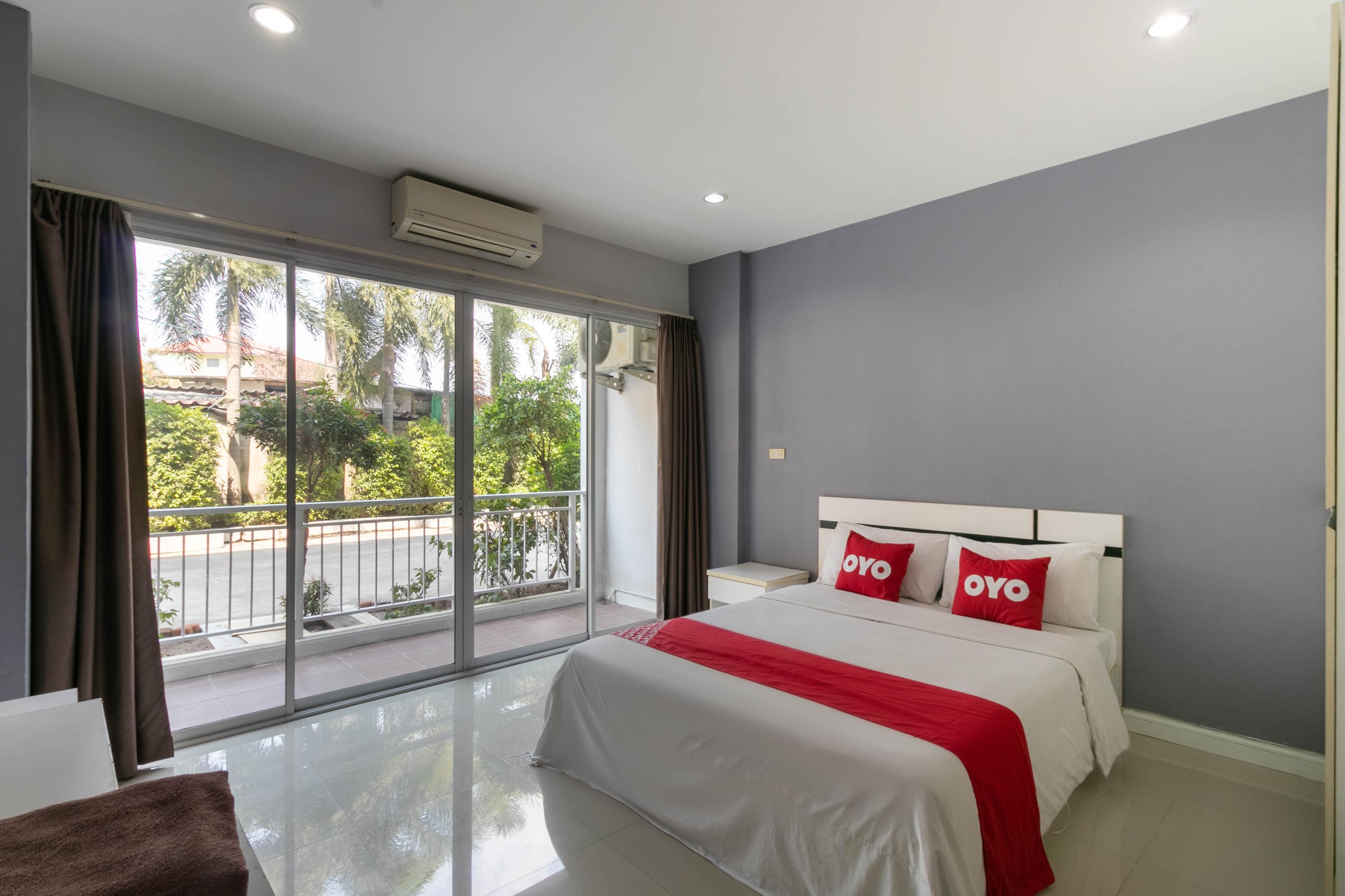 Oyo 75389 Pandora House Hotel Pattaya Exterior photo