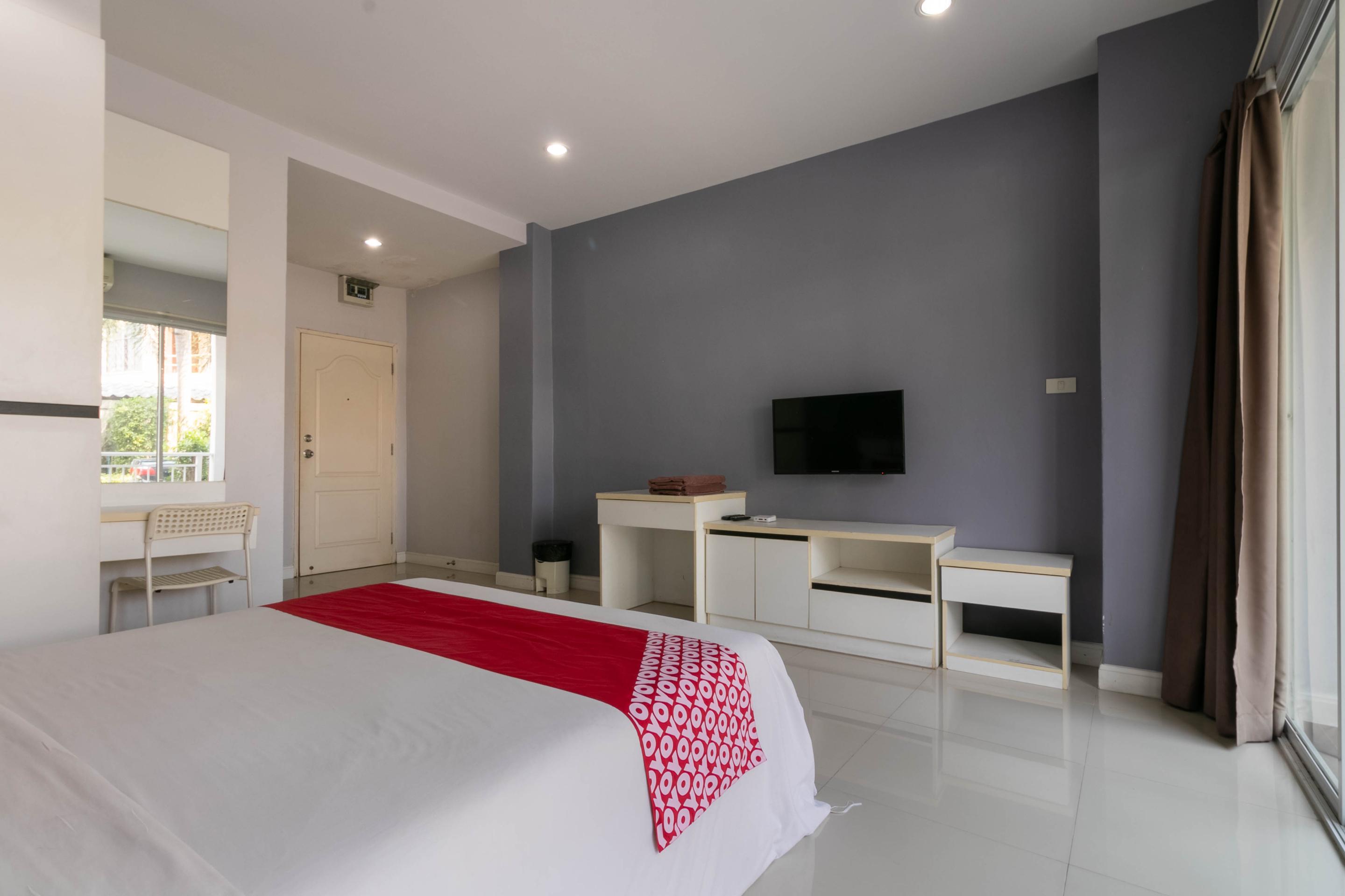 Oyo 75389 Pandora House Hotel Pattaya Exterior photo