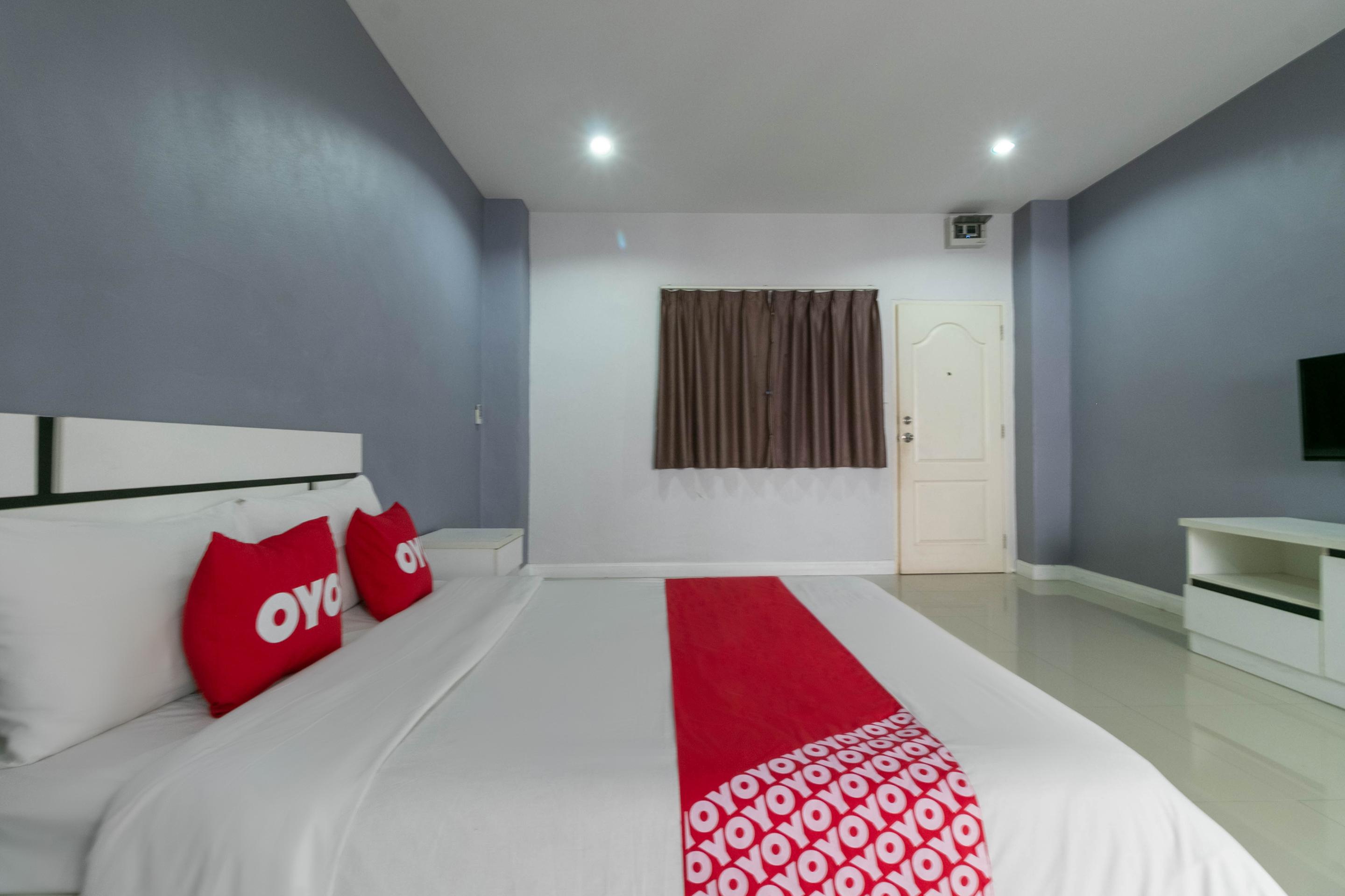 Oyo 75389 Pandora House Hotel Pattaya Exterior photo
