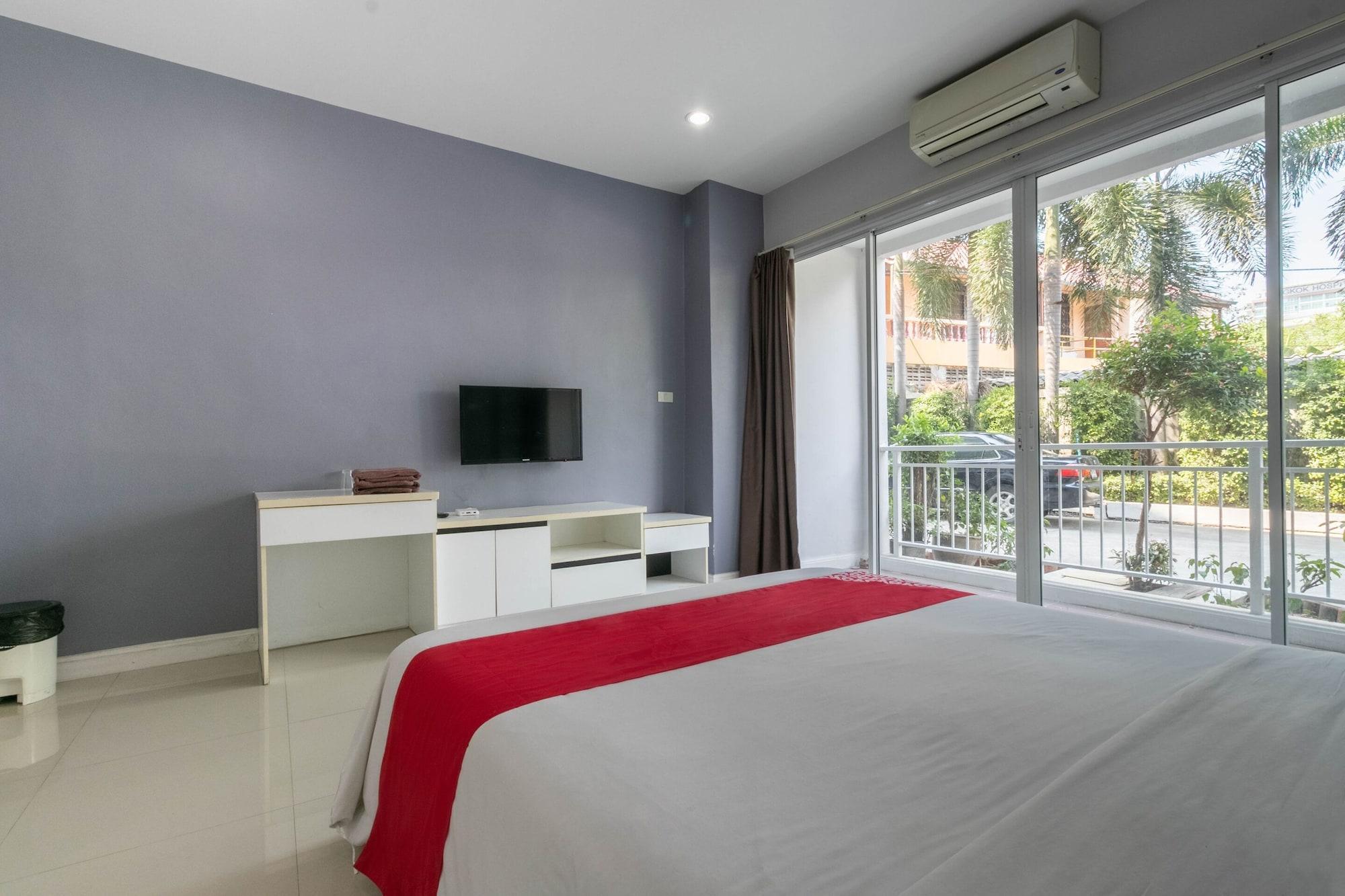 Oyo 75389 Pandora House Hotel Pattaya Exterior photo