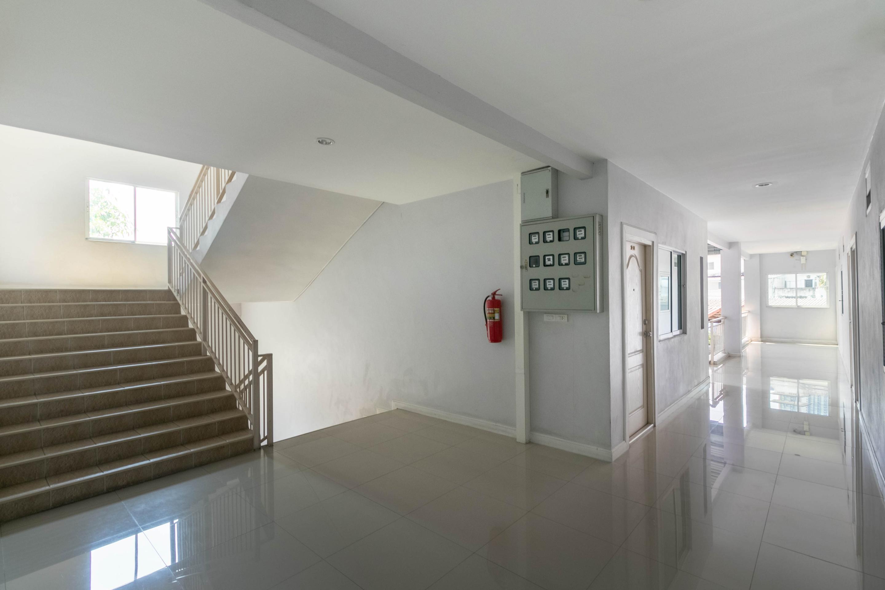Oyo 75389 Pandora House Hotel Pattaya Exterior photo