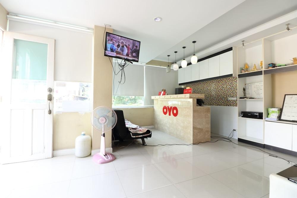 Oyo 75389 Pandora House Hotel Pattaya Exterior photo