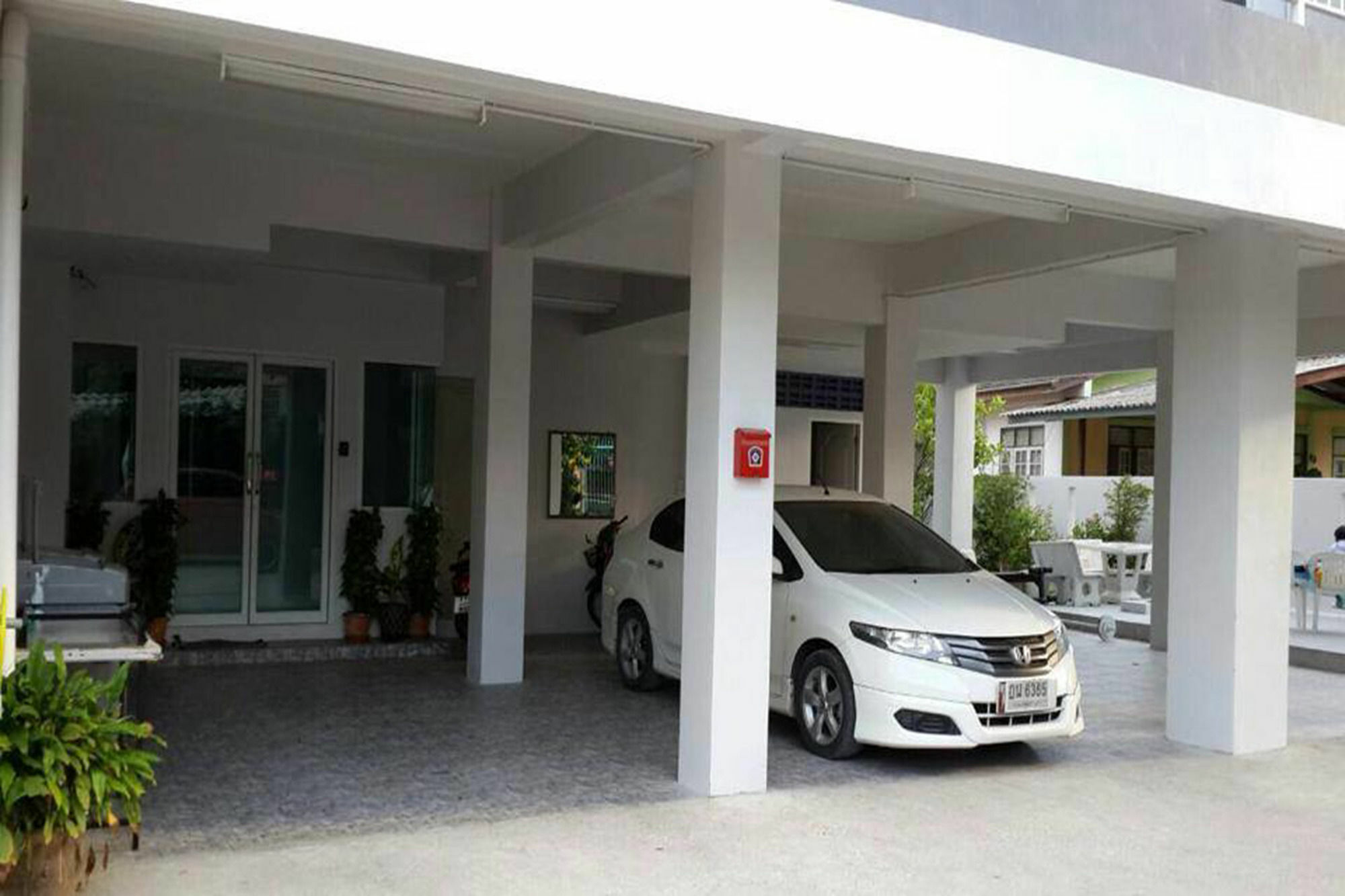 Oyo 75389 Pandora House Hotel Pattaya Exterior photo